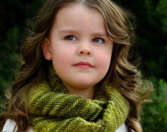 Knitting Pattern - The Éowyn Infinity Scarf (Baby, Toddler, Child, Adult sizes)