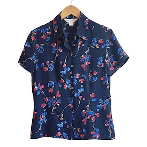 Vintage Women’s Casual Corners Silk Blue Red Floral Blouse Short Sleeve Sz 6