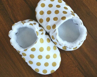 Baby shoes girls, toddler shoes, girls slippers, moccasins, gold polka dot shoes, newborn crib shoes, holiday, baby booties, baby shower