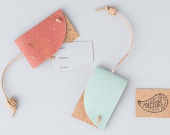 Etiqueta para equipaje de cuero de corcho, regalo de viaje sencillo y sostenible, perfecto para viajeros de todo el mundo, identificador de equipaje de cuero vegano ecológico