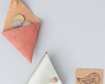 Portefeuille porte-monnaie Triangle en liège - Cadeau portugais végétalien durable fabriqué à la main avec du tissu en liège double face coloré, design respectueux de l&#39;environnement