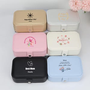 Joyero para el Día de la Madre: regalo personalizado para mamá, organizador de anillos y collares de cuero, recuerdo personalizado con diseño floral y palabras especiales.