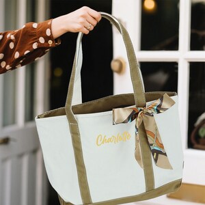 Personalisierte Tragetasche Personalisierte Text Tote Geschenk für Mutter Geschenke Bachelorette Geschenke Stickerei Canvas Tragetasche Pool Tasche Strandtasche mit gratis Band