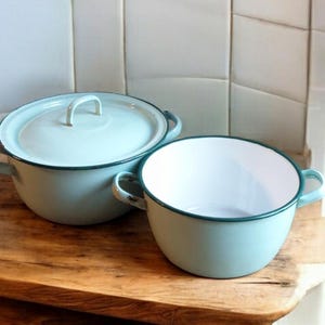 2 Ancienne Cocotte Marmite Metal Émaillée- Bleue Ciel / 2 Antique Sky Blue Enamelled Metal Casseroles Dutch Ovens
