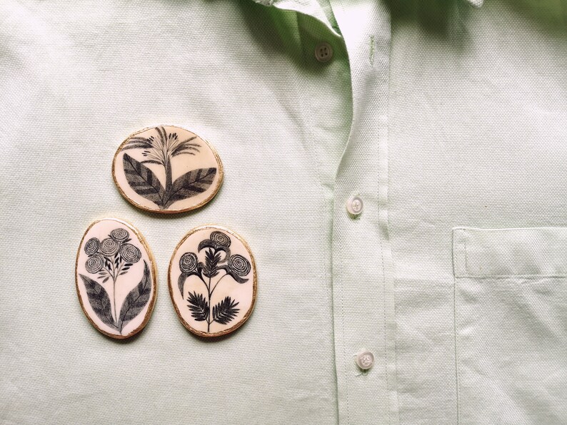 Nature Pin, Clay Brooch, Handmade Jewelry, Oval, Copper, Illustration, Forest, Plants, Flower Drawing, White, Pencil , Schmuck image 4