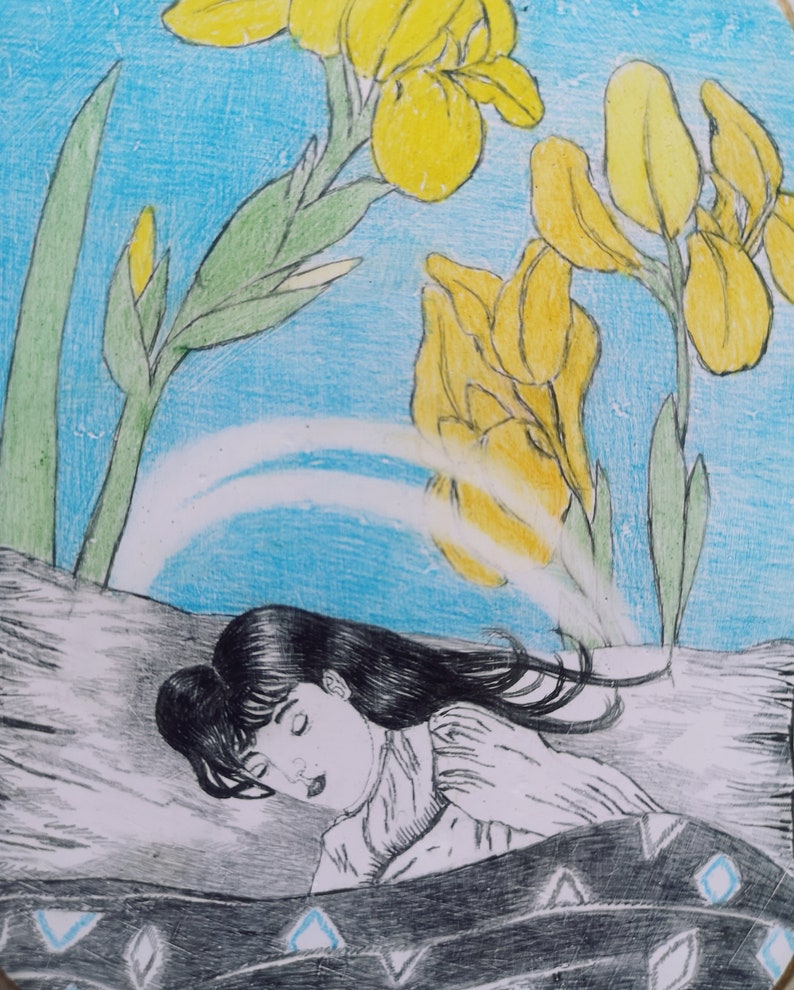 Wandsculptuur van klei, gele iris, droom, slapend meisje, blauw, onderbewustzijn, ovaal, kalmte, illustratie, planten afbeelding 3