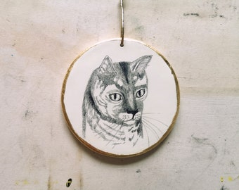 Cat Ornament, Wall Decoration, Clay Sculpture, Pencil Drawing, Animal Illustration, Round, White, Golden, Gift, Pendant