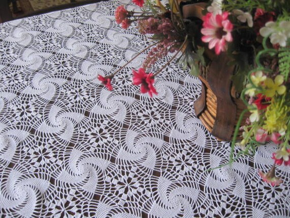 Antique Traditional Crochet Lace Square Tablecloth - Vintage style table lace - Rustic tablecloth - Outdoor wedding decor -