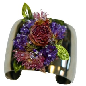 Flower Preservation Gift - Wedding Flower Keepsake Jewelry - Funeral Flower Keepsake - Garden flower keepsake - Flower jewelry memorial