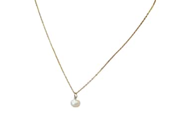 Freshwater Pearl Necklace on Gold Chain