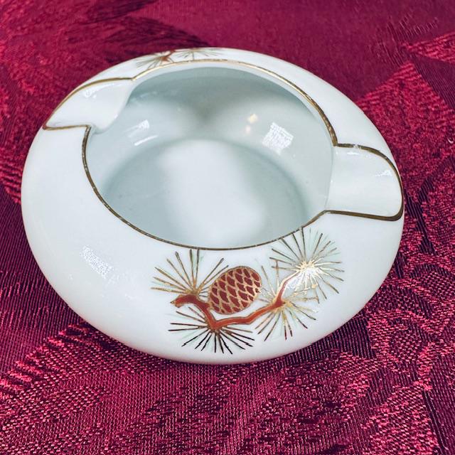 Vintage Fukagawa Arita Chopstick Holder/ashtray: Hand-painted