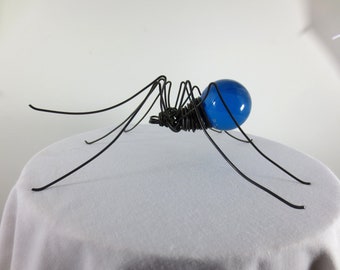 Eenvoudige Cerulean Blue Spider upcycled art, gratis verzending in de VS