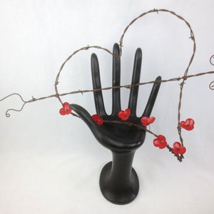 Large Rustic Barbed Wire Heart With Arrow And Red Forever Blooming Flowers Free Shipping in US