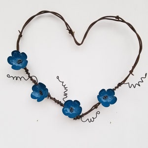 Forever Blooming Cuore di filo spinato con blu verdeFiori Spedizione gratuita negli Stati Uniti