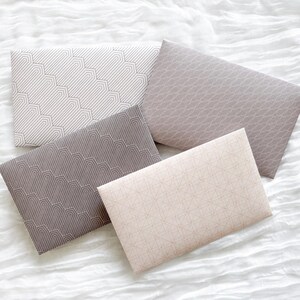 Juego de 4 sobres hechos a mano – Elegant Glamour x Lineart – Tamaño A6+ – Tonos beige, marrón, crema y coral
