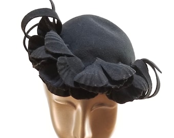 Vintage &#39;40&#39;s Fancy Black Felt Fascinator Hat - Whimsical 1940&#39;s Hat with Sculpted Leaves and 3-D Curlicues