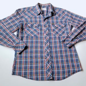 Vintage &#39;80&#39;s Wrangler Plaid Western Shirt w/Shiny Metallic Silver Threads, Black Pearl Snaps & Double Point Back Yoke Cowboy Shirt sz M