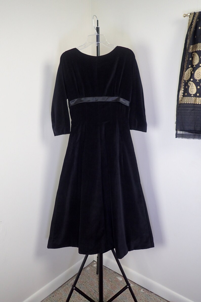 Vintage 1950's Black Velvet Hourglass Dress W/french Cut - Etsy