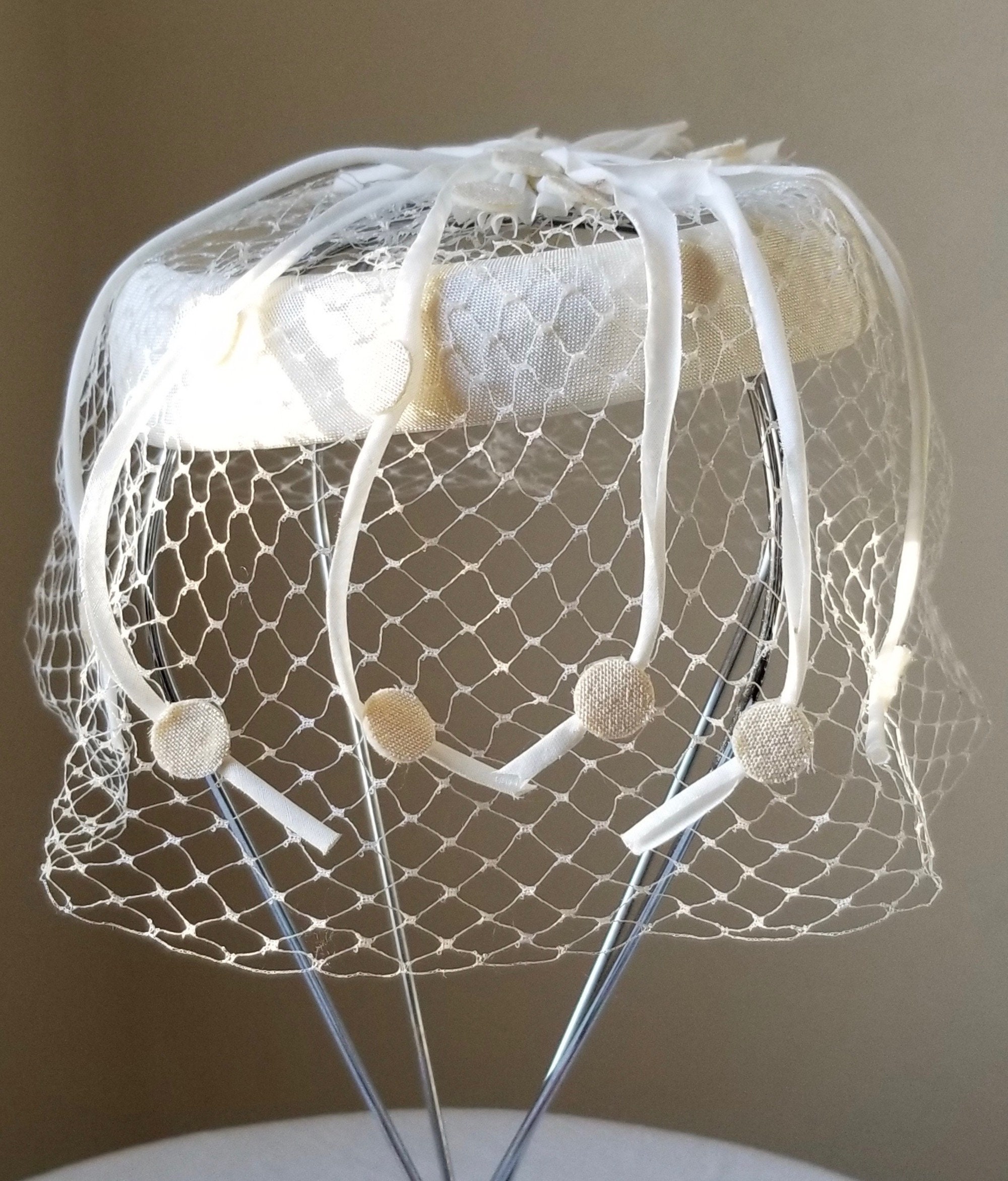 Whimsical Vintage 1950's Space Age Hat - Ecru Woman's Fascinator Hat w/ Mint Condition Veil