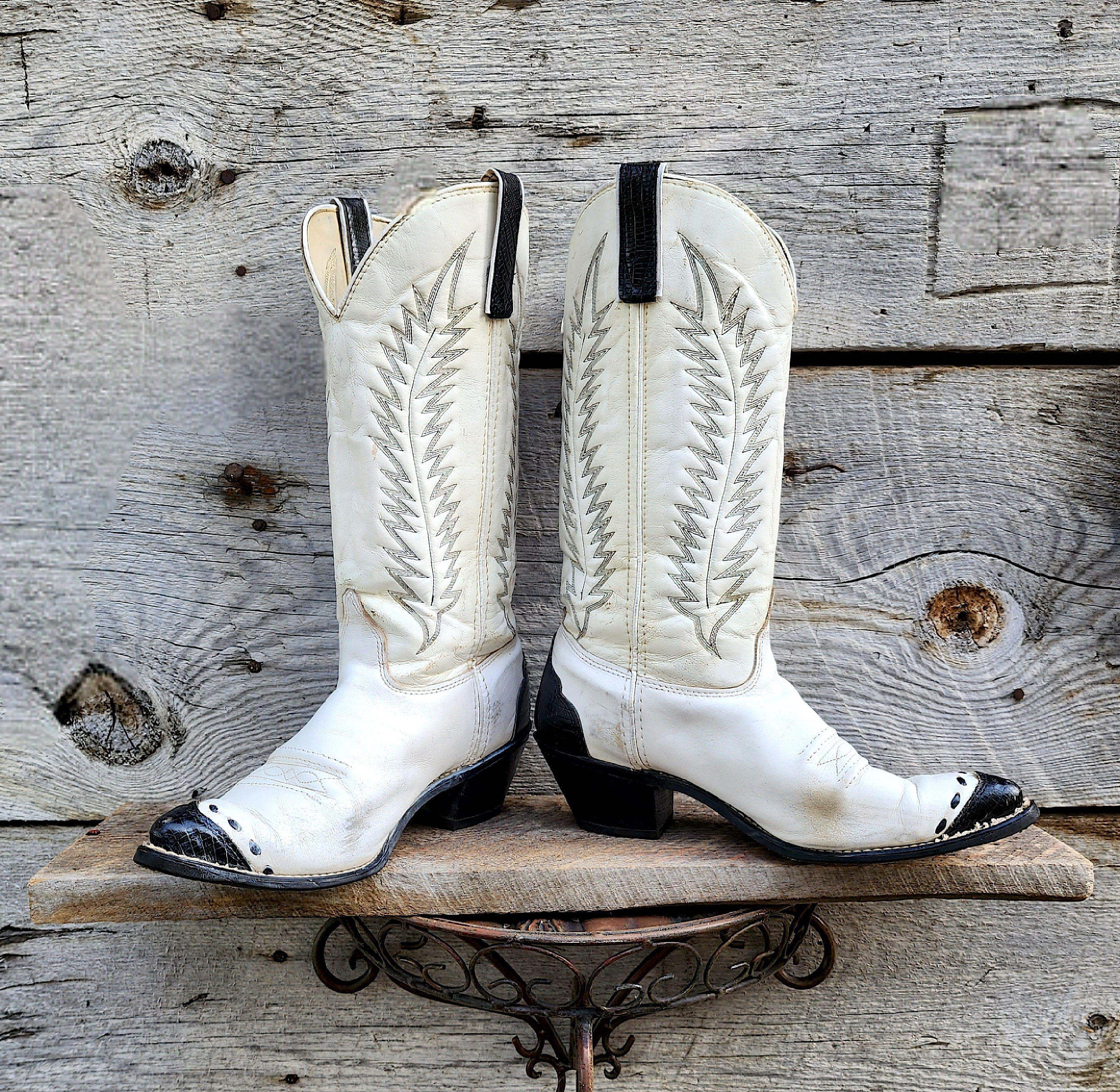 Vintage Woman's Texas Boot Company Cowboy Boots White Leather Western Boots  W/faux Black Lizard Tips & Heels, Buckskin Stitching 8 1/2 M 