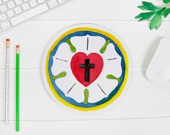 Tapis de souris rose de Luther : cadeau luthérien aquarelle, appréciation du pasteur