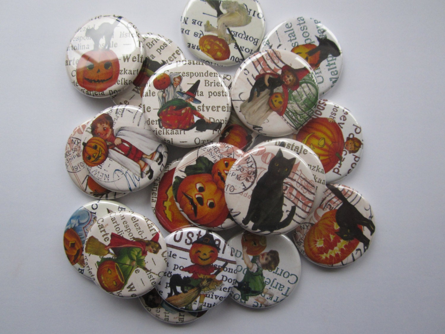 Halloween Party Favor Lot of 20 Halloween Buttons Your Choice of 1 Inch ...