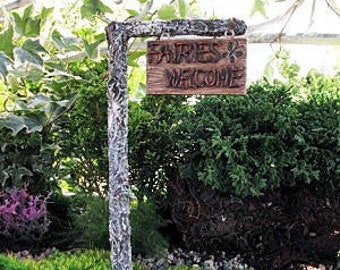 Fairy Welcome Sign (1" Tall x 2" Wide) Post (6.25″ Tall | 2″ Metal Pick) for the Fairy Garden