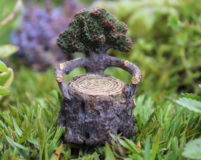 Itty Bitty Arm Chair (2.25″ Tall | 1.5″D) for the Terrarium