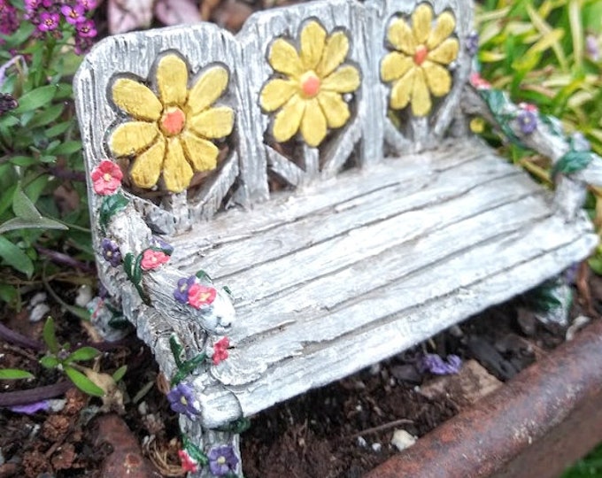 Daisy Bench (2″ Tall | 3.75″ Wide | 2″ Deep) for the Fairy Garden