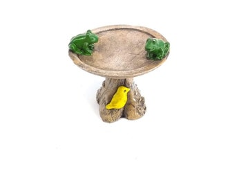 Leap Frog Birdbath 1.5″ Tall x 1.75″ Wide for the Fairy Garden