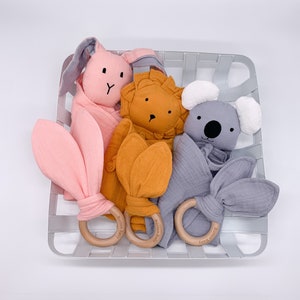 Tier Lovey & Crinkle Spielzeug, Baby Osternest, Personalisiert, Baby Geschenk, Häschen, Baby Geschenke, Löwe, Spielzeug, Koala, Neues Baby Geschenk, Bio