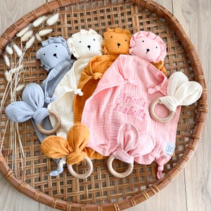 Personalisierte Löwe Lovey & Crinkle Spielzeug, Baby Osternest, Baby Geschenk, Safari Kindergarten, Bio, Kleinkind Spielzeug, Tier Lovey, Leo, Leo Geschenk