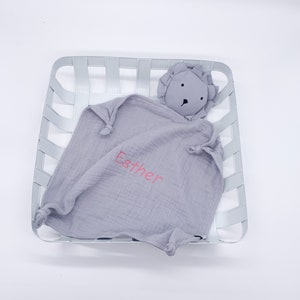 Baby-Geschenk, Baby-Ostern-Korb, personalisierte Löwe Lovey, Baby-Dusche-Geschenk, Bio, Kleinkind Geschenk, Baby Spielzeug, Tier Lovey, Baby Leo Geschenk