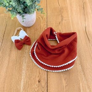 Babero de muselina para bebé, regalo de Pascua para bebé, babero personalizado, babero infinito con dos diademas de lazo a juego, orgánico, regalo para niña pequeña