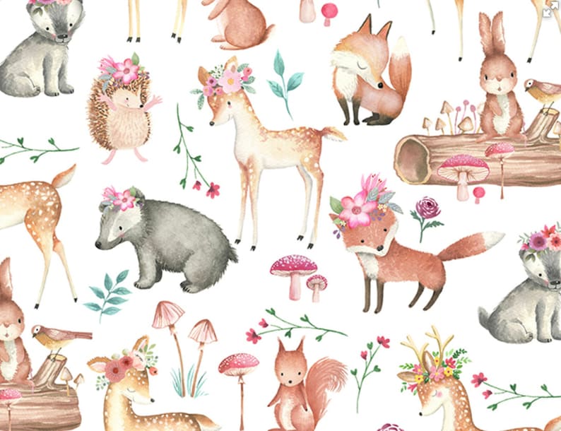 Peut inclure: Une illustration aquarelle repr&eacute;sentant une vari&eacute;t&eacute; d'animaux de la for&ecirc;t, notamment des cerfs, des renards, des lapins, des h&eacute;rissons et des blaireaux. Les animaux sont repr&eacute;sent&eacute;s portant des couronnes de fleurs et sont entour&eacute;s de fleurs, de champignons et de feuilles. Le fond est blanc.