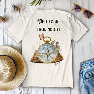 Women&#39;s T-Shirt &quot;Find Your True North&quot; • Vintage Compass Shirt • Boho Travel Design • Gift for Globetrotters • Adventure T-Shirt | Gift