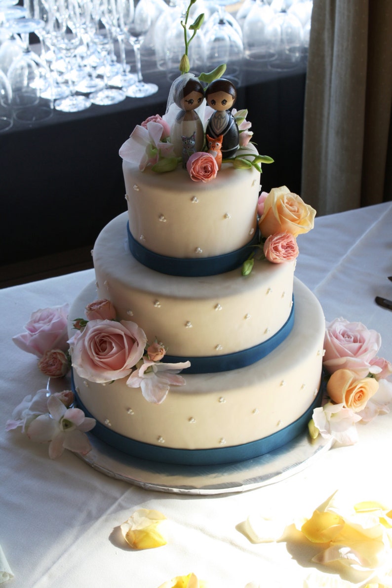 Kokeshi Wedding Cake Toppers with 3 Pets Cat Dog Bride