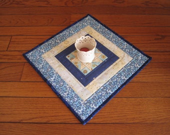 Quilted Table Topper "Golden Christmas Star" Quilted Fabric Mat, Holiday Decor, White and Gold Xmas Star, Quiltsy Handmade