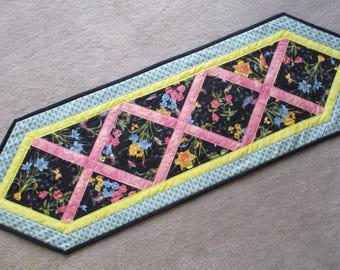 Elegant Table Runner "Lovely Flowers" Colorful Table Topper, Rectangular Design, Dining Table