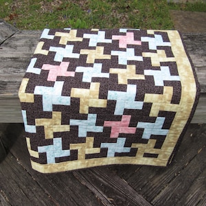Patchwork Quilt &quot;Houndstooth&quot; 48&quot; Square Lap Quilt, Quiltsy Handmade, Sofa Throw, Wheelchair Quilt, Quilted Blanket