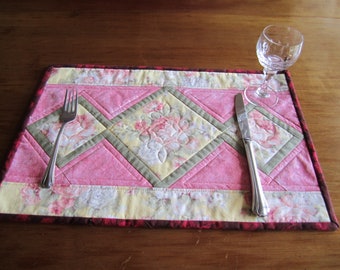 Quilted Placemats "Pink Roses" Pink, Set of 2 Yellow and Green Table Mats, Quilted Patchwork, Fabric Placemats, Quiltsy Handmade