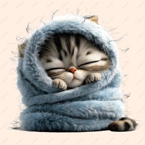 以下が含まれることがあります： 柔らかい水色の毛布に包まれた、眠っている子猫のデジタルイラスト。子猫はグレーと茶色の縞模様の毛並み、閉じられた目、ピンク色の鼻をしています。毛布はふわふわとした質感です。