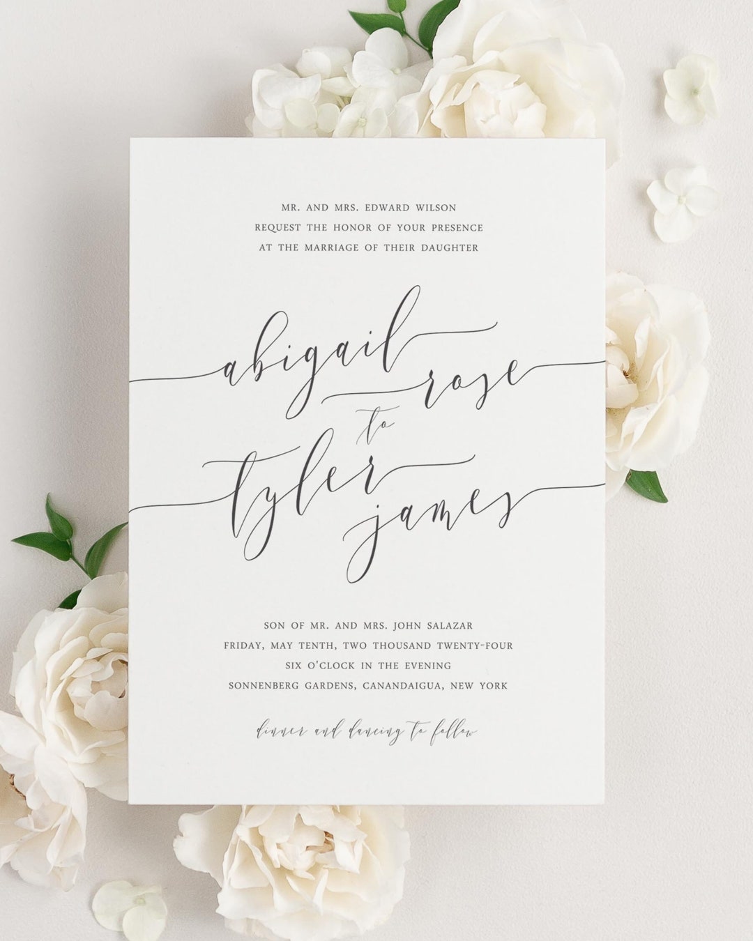 Rosa festlig bakgrunn med fargerike flagg og konfetti. Utforming  stockvektor © Svetlaboro #276158300, image size:1080x1350