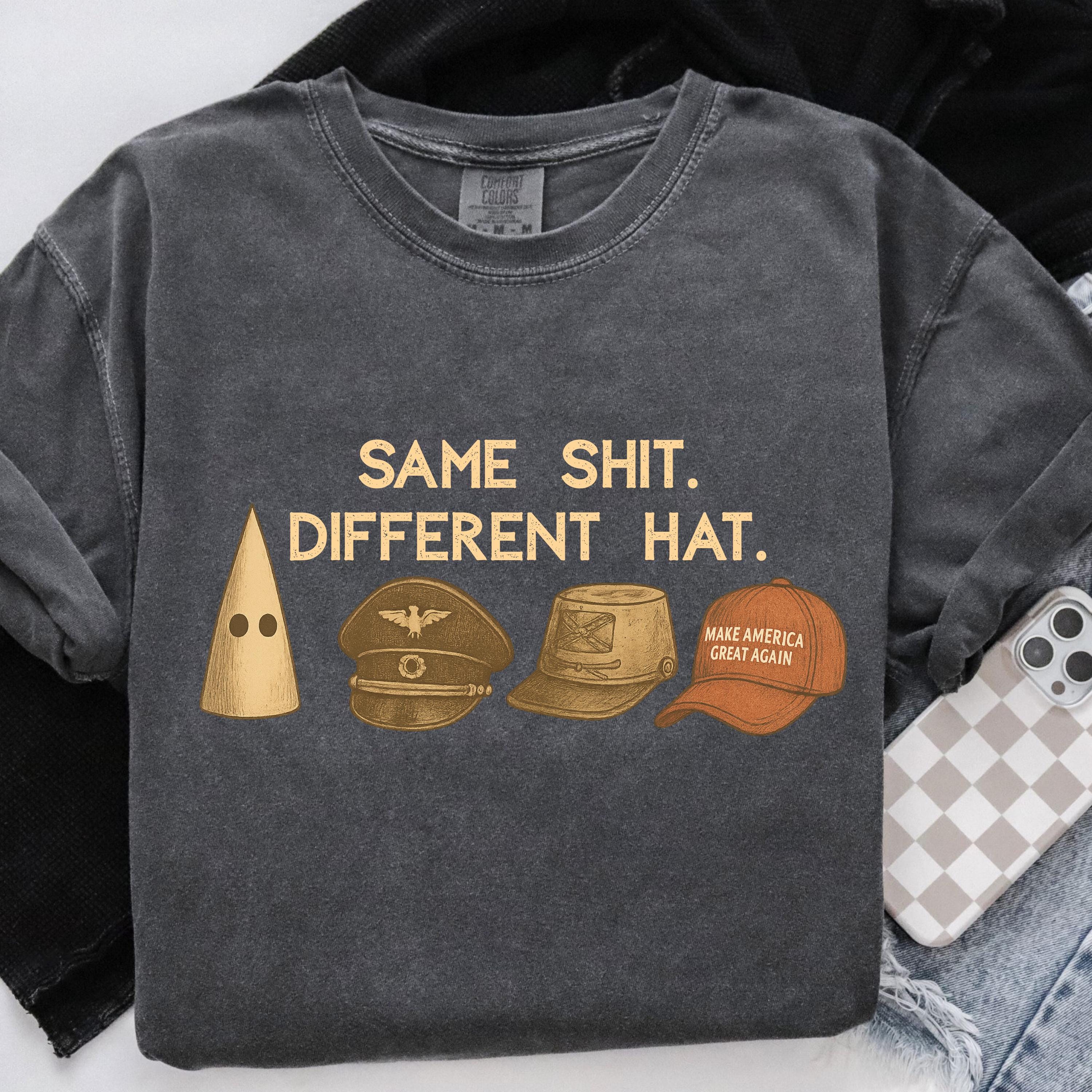 T-shirt Vintage Homme « Same Shit Different Hat » – Impression Haute Qualité, Lavage Machine