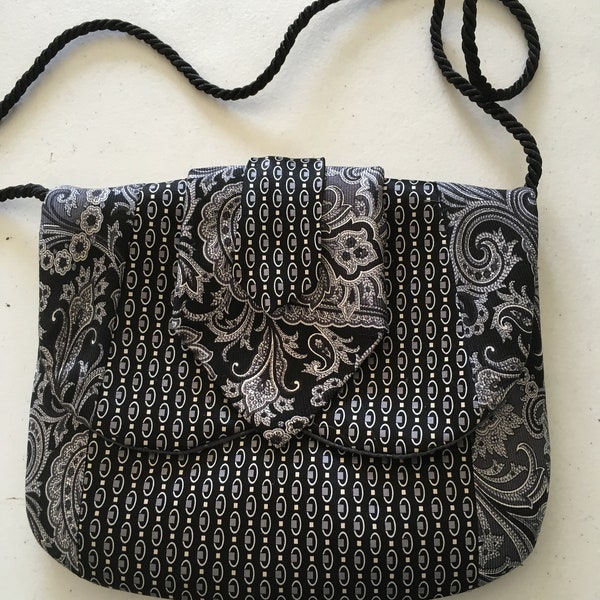 Pattern for necktie purse
