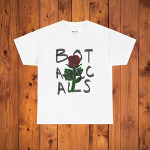 Camiseta unisex de algodón grueso con diseño de rosa botánica: regalo para amantes de la naturaleza, camiseta con gráficos florales, moda de primavera, ropa para amantes de las plantas, regalo de cumpleaños
