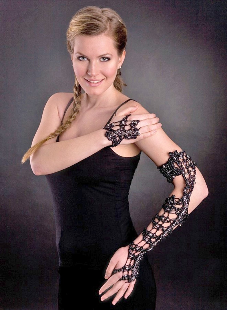 RARE Macrame GLOVE/BRACELET Handknitted,macrame Bracelet,macrame