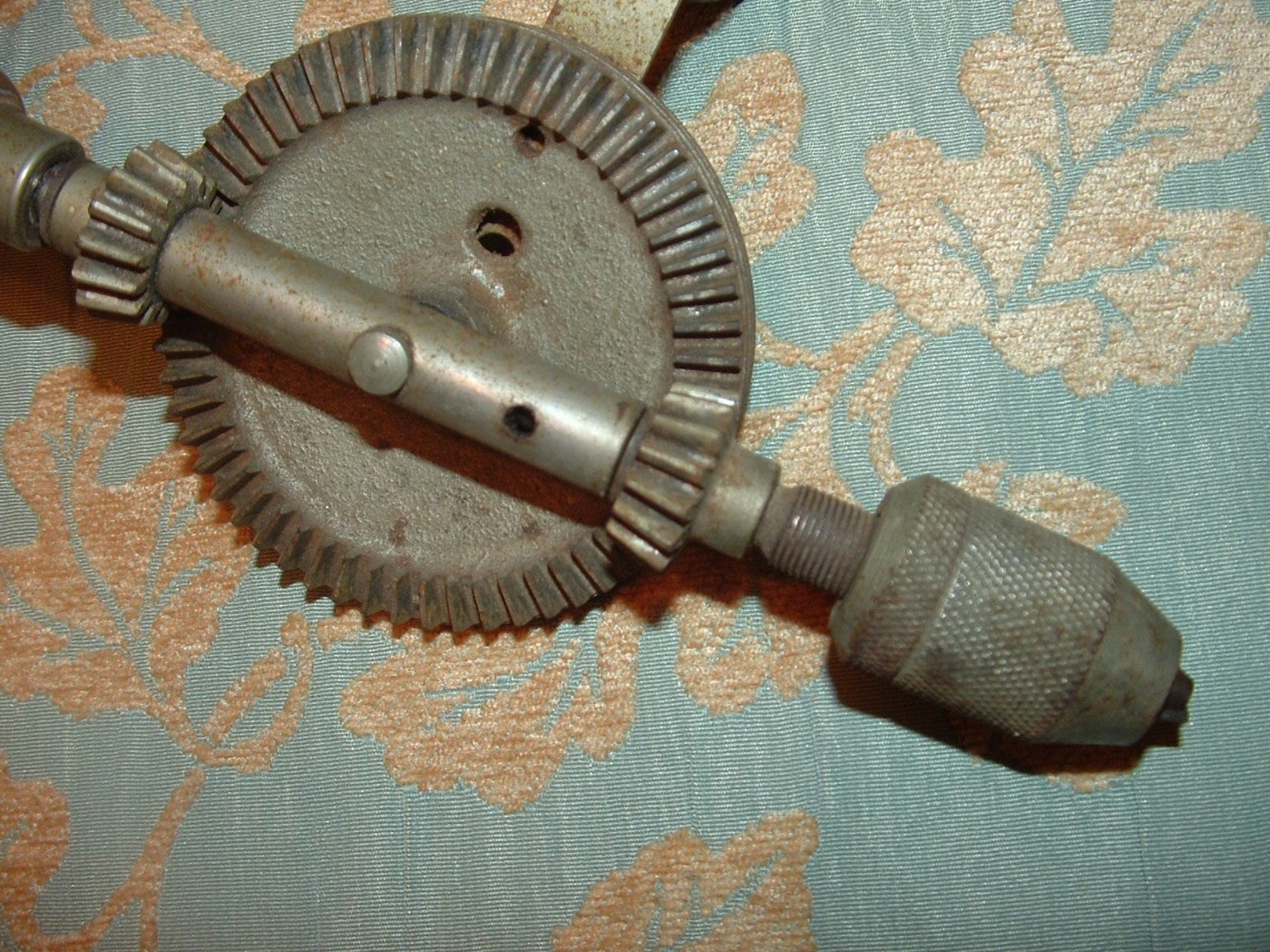 brace and bit hand drill