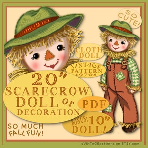 Può includere: Un modello di cucito vintage degli anni '70 per una bambola di spaventapasseri di 50 cm. Il modello include un modello di bambola bonus di 25 cm. L'immagine mostra un'illustrazione colorata di una bambola di spaventapasseri con un cappello di paglia e una salopette. Il testo "So Cute!" è in una nuvola di dialogo sopra la bambola. Il testo "So Much Fall Fun!" è in fondo all'immagine.
