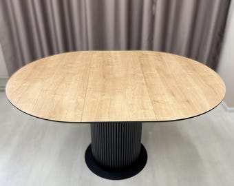 Expandable Round Oak Dining Table: Seats 4-8, Modern Scandi Design